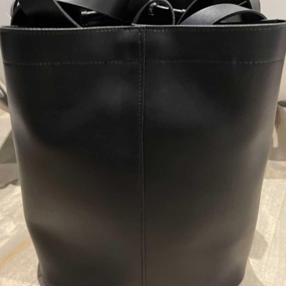 Lole black bucket bag, NWT. - Picture 4 of 4